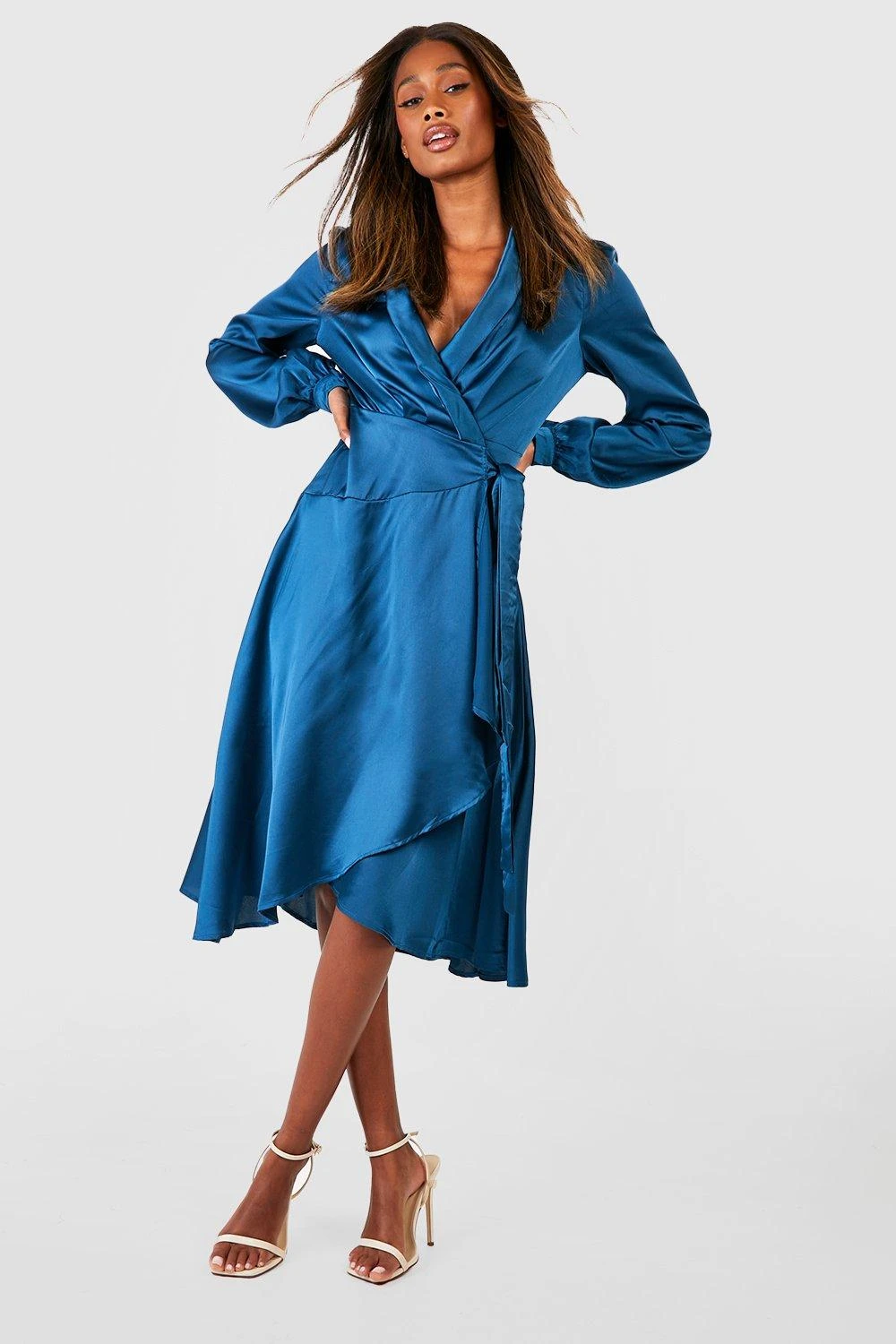 Vestito Skater Midi In Raso Con Dettagli A Incrocio 1 Vestito Skater Midi In Raso Con Dettagli A Incrocio