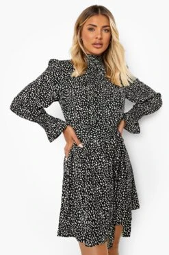 Vestito Skater A Pois Irregolari Con Collo Increspato E Cintura