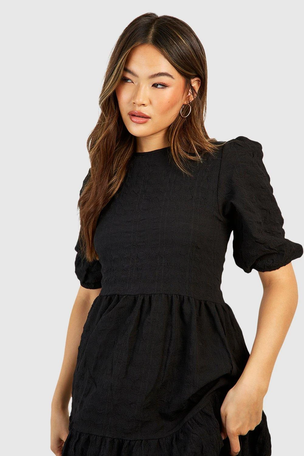 Vestito Midi Con Trama In Rilievo, Balze E Maniche A Sbuffo 4 Vestito Midi Con Trama In Rilievo, Balze E Maniche A Sbuffo - immagine 4