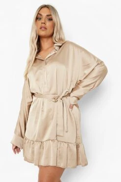 Vestito Camicia Plus Size In Raso Con Cintura E Fondo Arricciato