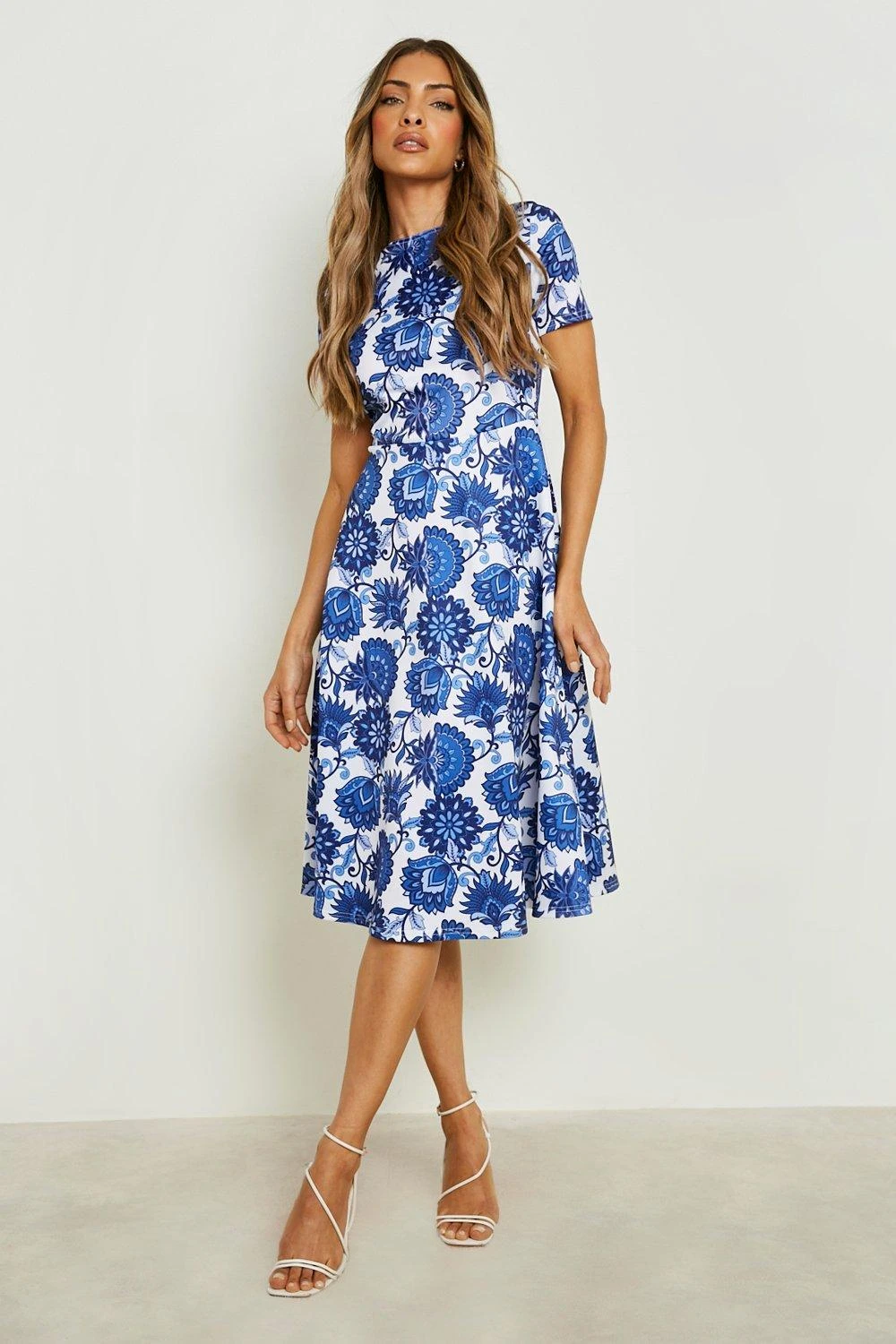 Vestito Skater Midi Con Motivi Stile Porcellana E Pieghe 1 Vestito Skater Midi Con Motivi Stile Porcellana E Pieghe