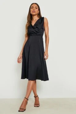 Vestito Scaldacuore Midi In Raso Con Scollo A Cappuccio