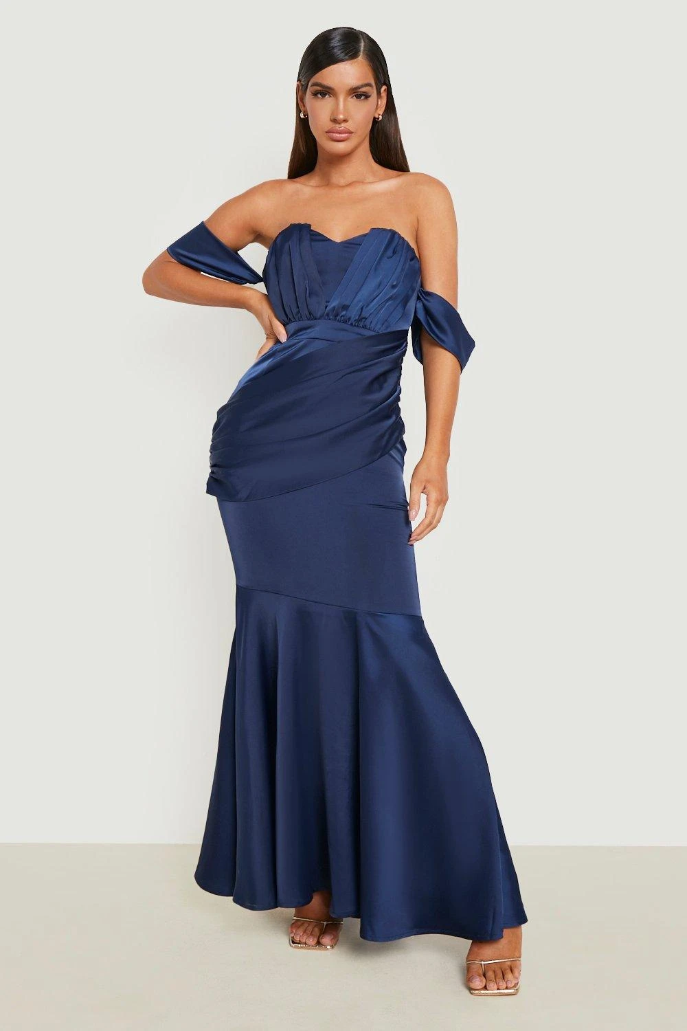 Vestito Maxi In Raso Drappeggiato Con Fondo A Sirena 3 Vestito Maxi In Raso Drappeggiato Con Fondo A Sirena - immagine 3