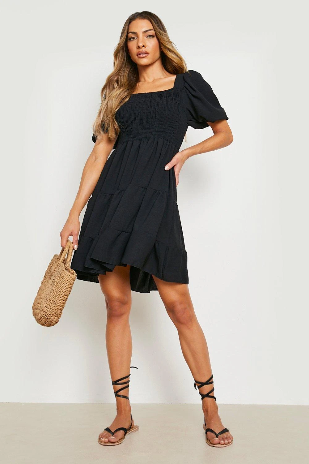 Vestito Grembiule Increspato Con Maniche A Sbuffo 1 Vestito Grembiule Increspato Con Maniche A Sbuffo