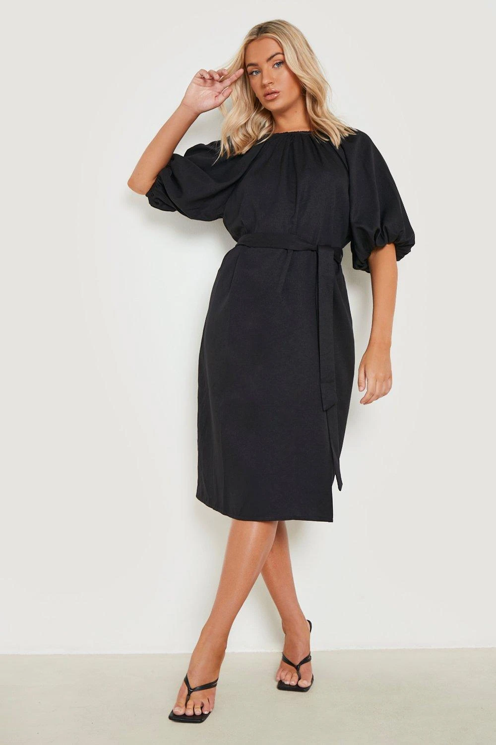 Vestito Maxi In Raso Con Scollo Profondo E Dettagli Attorcigliati 3 Vestito Maxi In Raso Con Scollo Profondo E Dettagli Attorcigliati - immagine 3