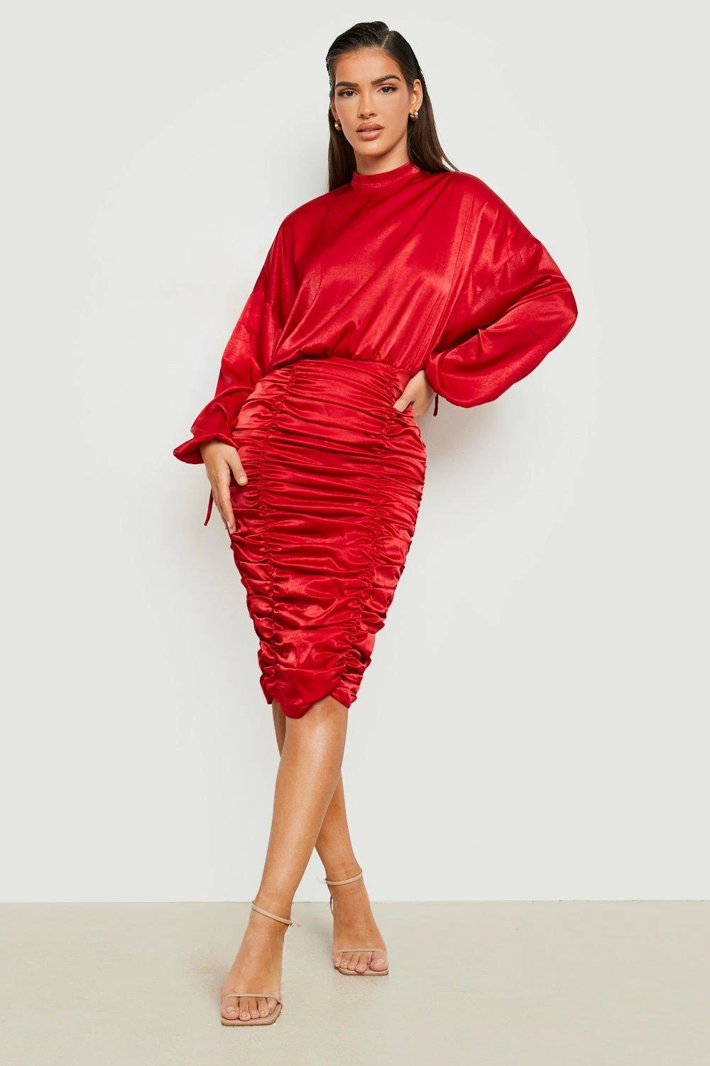 Vestito Scaldacuore Midi In Raso A Pieghe 1 Vestito Scaldacuore Midi In Raso A Pieghe