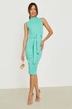 Vestito Midi Smanicato A Collo Alto Con Laccetti In Vita