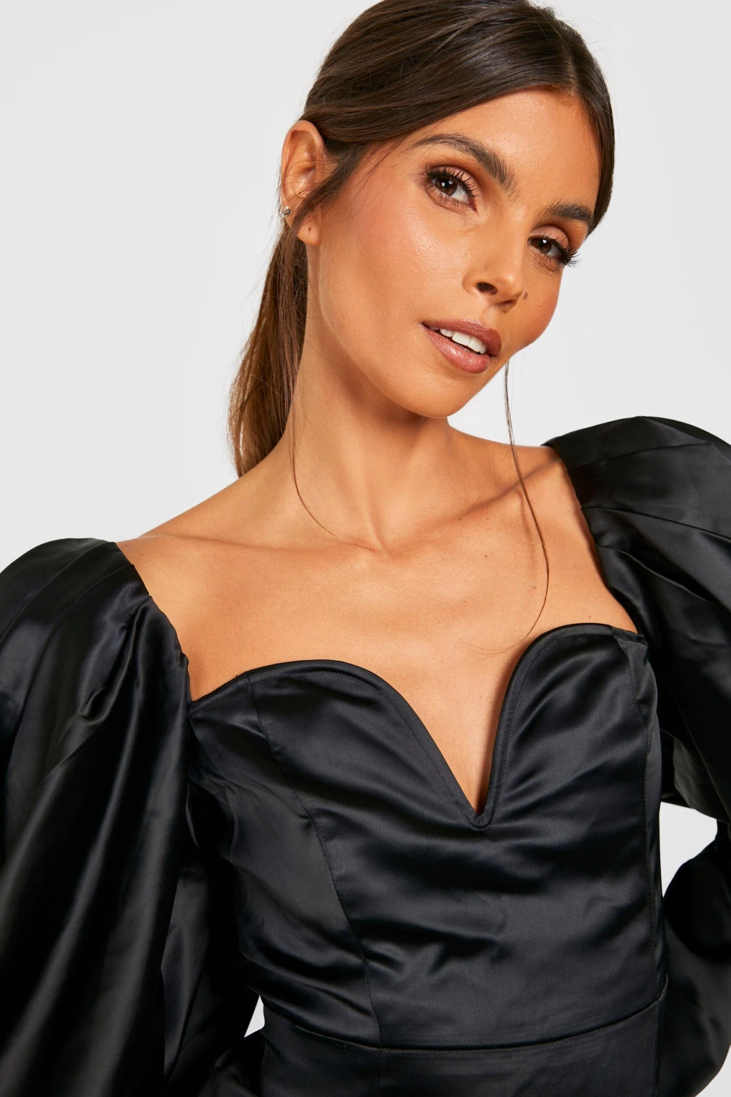 Vestito Midi In Raso Con Maniche A Sbuffo 4 Vestito Midi In Raso Con Maniche A Sbuffo - immagine 4