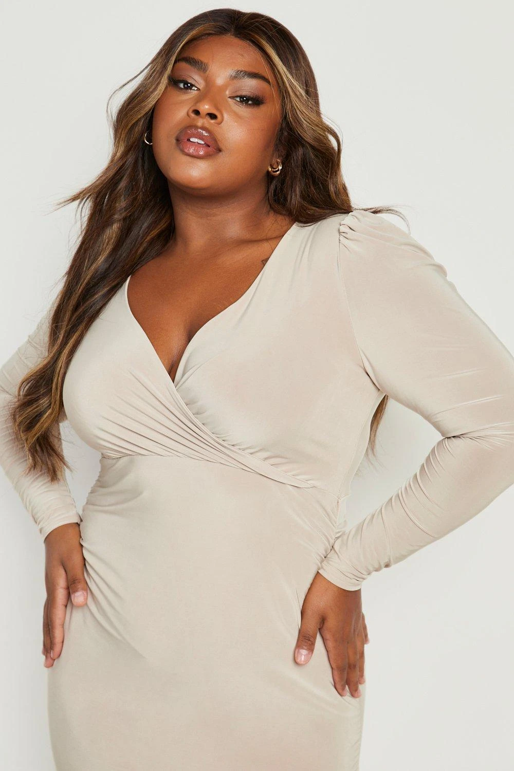 Vestito Scaldacuore Midi Plus Size Su Due Livelli 4 Vestito Scaldacuore Midi Plus Size Su Due Livelli - immagine 4