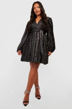 Vestito Skater Plus Size Con Paillettes E Maniche A Campana Estreme
