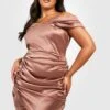 Vestito Scaldacuore Plus Size In Raso Drappeggiato Con Spalle Scoperte
