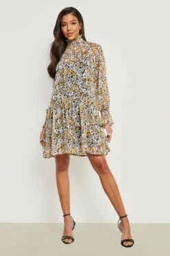 Vestito A Fiori Con Collo Alto E Maniche Lunghe