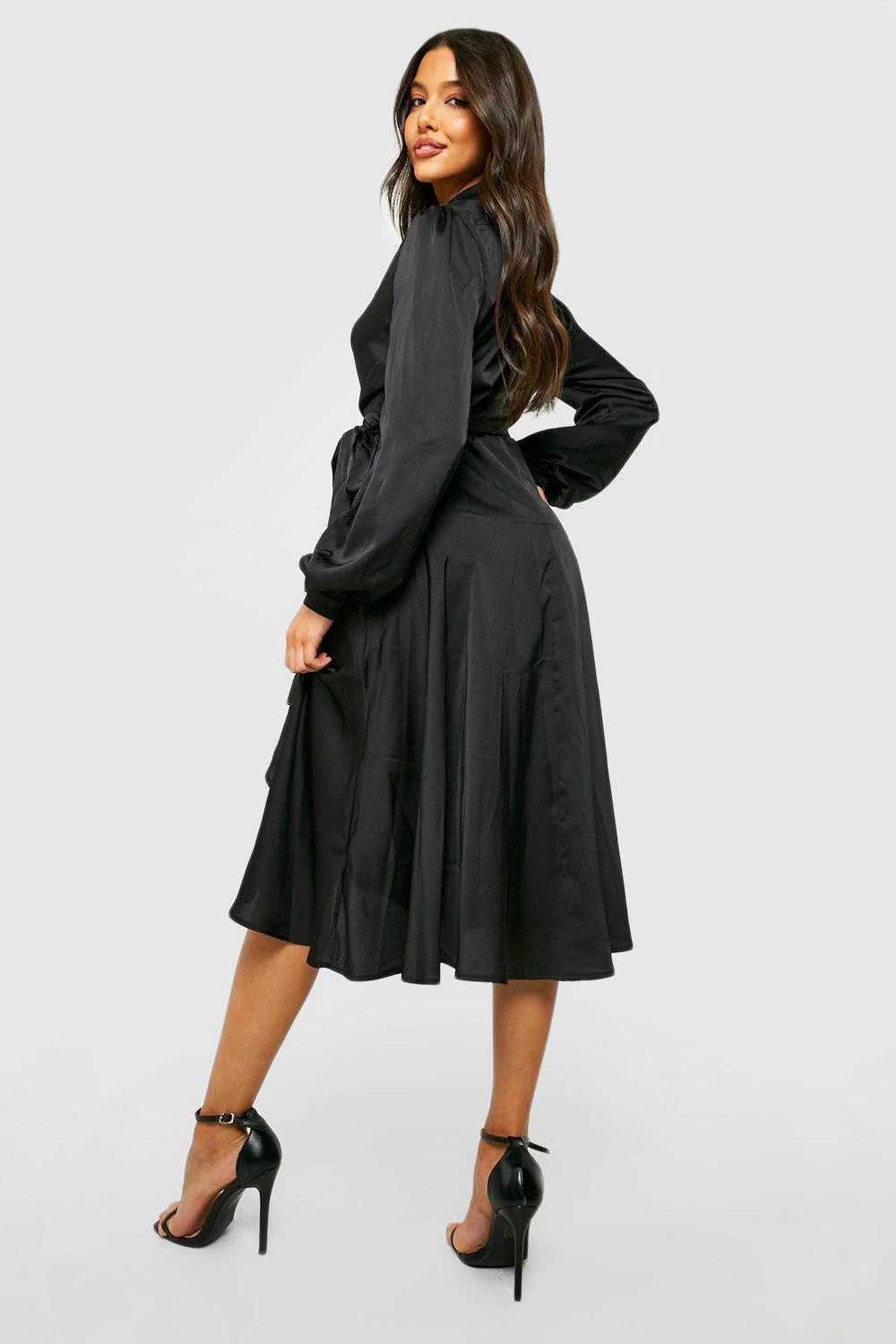 Vestito Skater Midi In Raso Con Dettagli A Incrocio 2 Vestito Skater Midi In Raso Con Dettagli A Incrocio - immagine 2