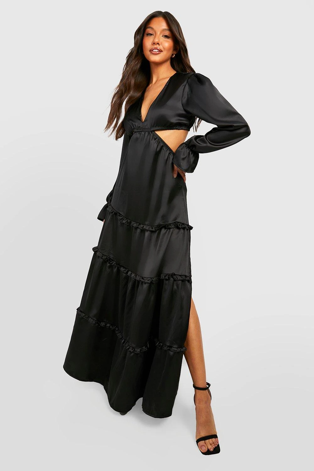 Vestito Maxi In Raso Con Dettagli Arricciati E Scollo Profondo 1 Vestito Maxi In Raso Con Dettagli Arricciati E Scollo Profondo