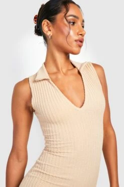 Vestito Midi A Coste Effetto Goffrato Con Colletto E Spacco Sul Fondo