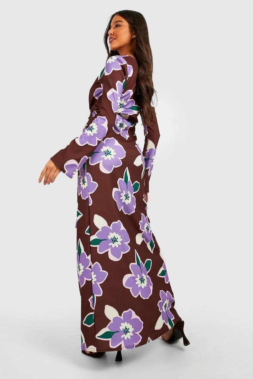 Vestito Maxi A Fiori Con Scollo Profondo E Dettagli Drappeggiati 2 Vestito Maxi A Fiori Con Scollo Profondo E Dettagli Drappeggiati - immagine 2