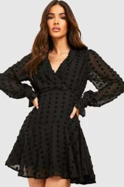 Vestito A Collo Alto Con Maniche Ampie