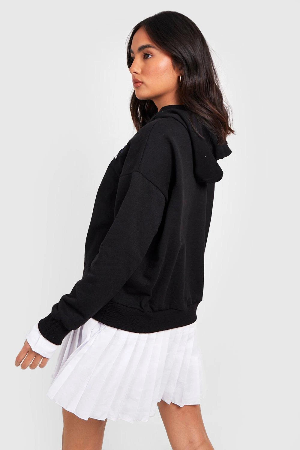 Vestito In Felpa 2 In 1 Con Gonna A Pieghe E Ricami 2 Vestito In Felpa 2 In 1 Con Gonna A Pieghe E Ricami - immagine 2