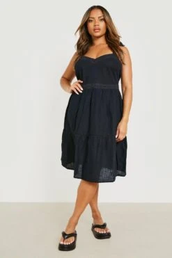 Vestito A Trapezio Plus Size In Pizzo Con Laccetti Annodati Sulle Spalle