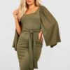 Vestito Midi Plus Size Con Maniche A Mantella Fascia Allacciata In Vita