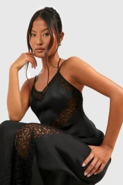 Vestito Maxi Petite Premium In Raso Con Pannelli In Pizzo 7 Vestito Maxi Petite Premium In Raso Con Pannelli In Pizzo -Negozio al dettaglio Vestiti gzz31944 black xl 3