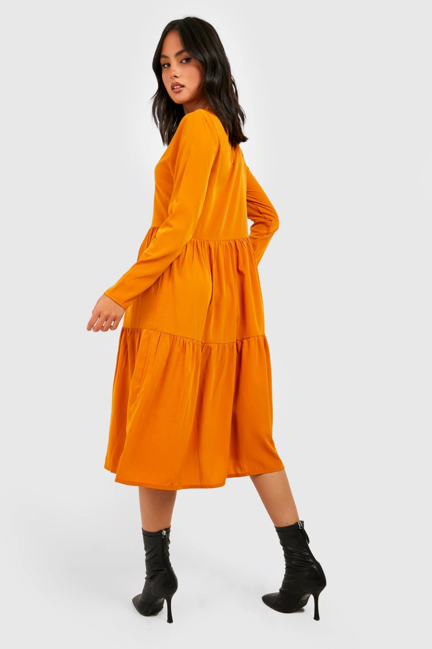 Vestito Grembiule Midi Con Balze 2 Vestito Grembiule Midi Con Balze - immagine 2