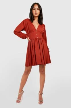 Vestito Skater A Maniche Lunghe Stile Corsetto Con Bottoni