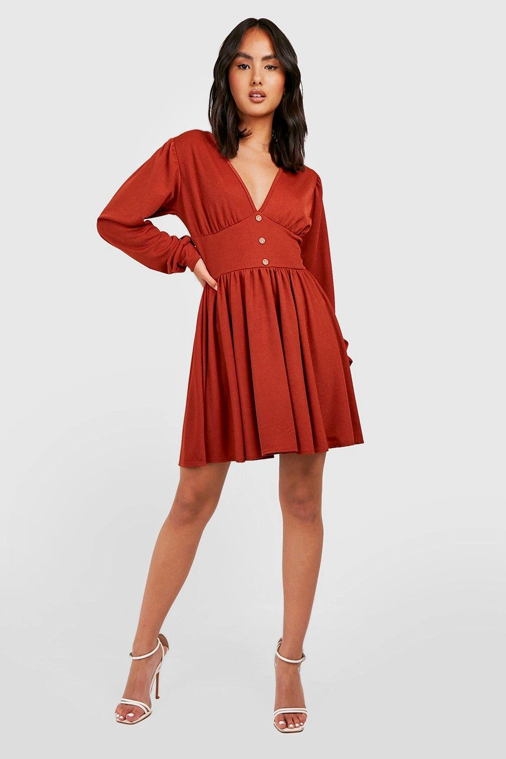 Vestito Skater A Maniche Lunghe Stile Corsetto Con Bottoni 1 Vestito Skater A Maniche Lunghe Stile Corsetto Con Bottoni