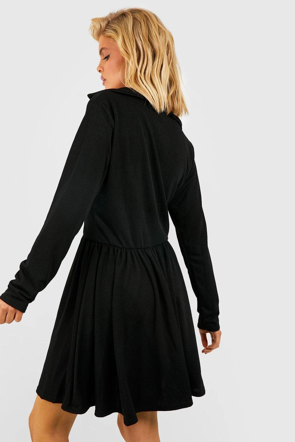 Vestito Skater A Maniche Lunghe Con Scollo Profondo 2 Vestito Skater A Maniche Lunghe Con Scollo Profondo - immagine 2