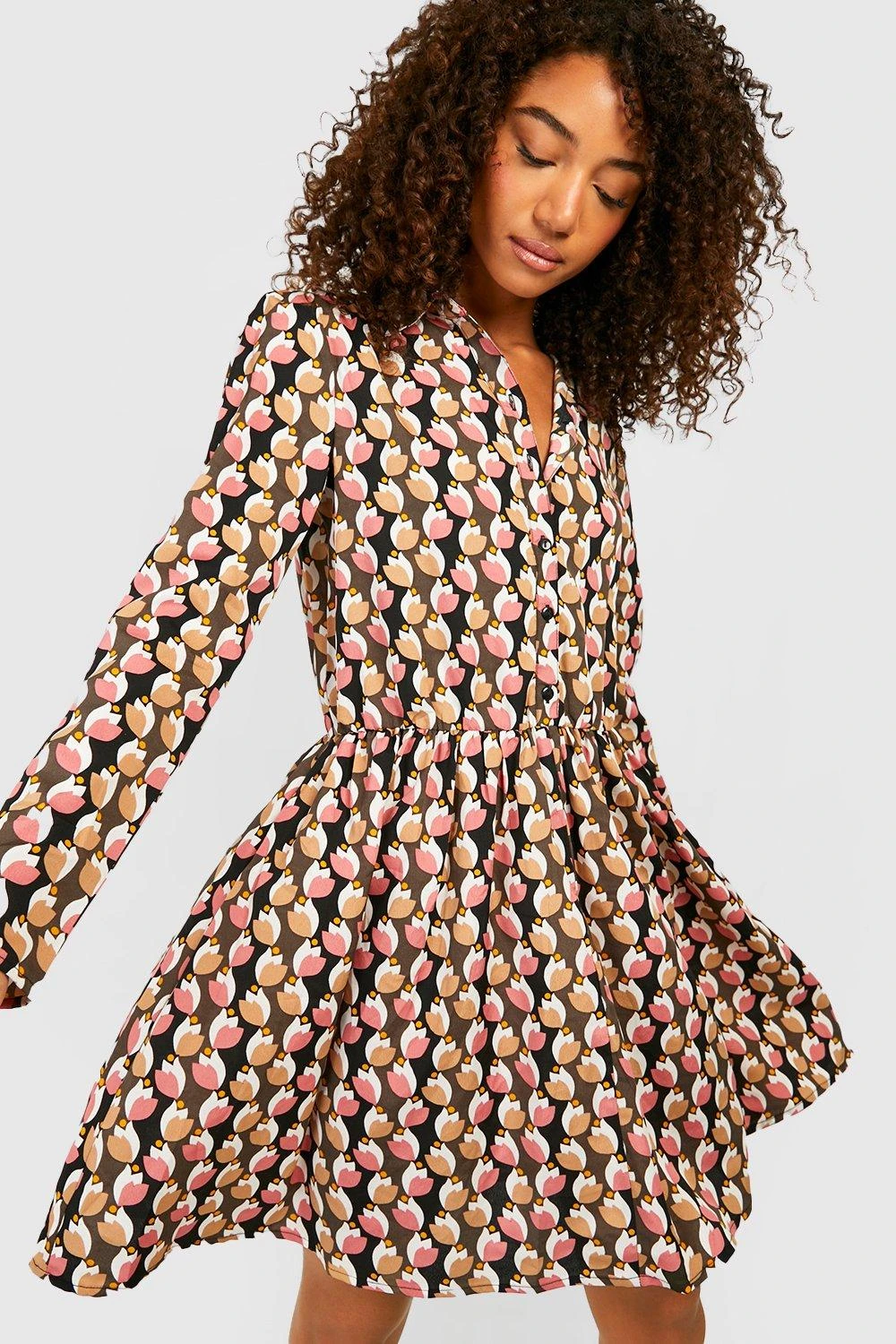 Vestito Camicia Tall Stile Skater Con Stampa Retrò Stile Azulejos 3 Vestito Camicia Tall Stile Skater Con Stampa Retrò Stile Azulejos - immagine 3