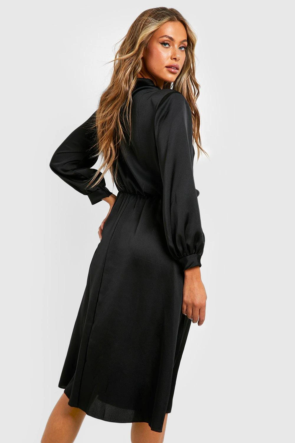 Vestito Skater Midi In Raso Con Dettagli Attorcigliati 2 Vestito Skater Midi In Raso Con Dettagli Attorcigliati - immagine 2