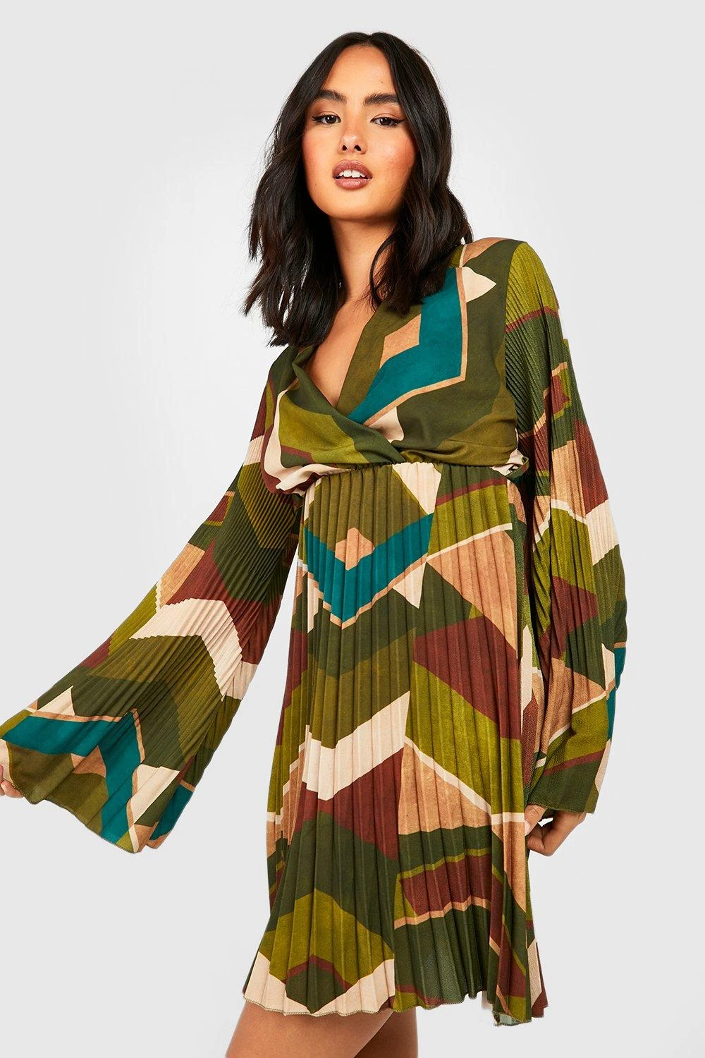 Vestito Grembiule In Chiffon A Pieghe Con Stampa Astratta 1 Vestito Grembiule In Chiffon A Pieghe Con Stampa Astratta