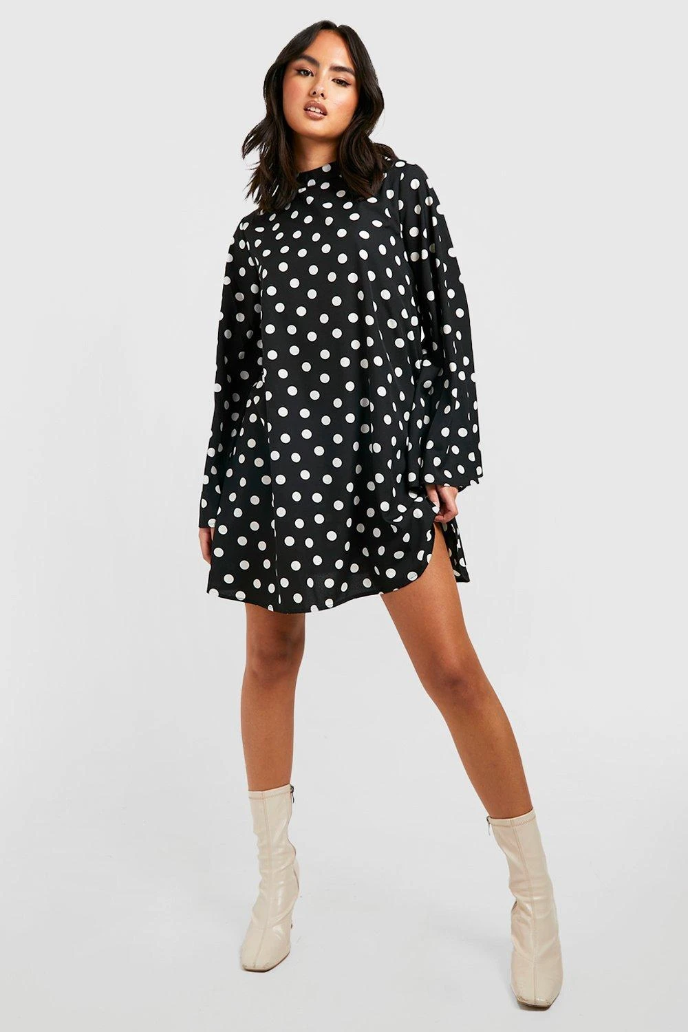 Vestito Grembiule Classico Con Stampa E Maniche Svasate 3 Vestito Grembiule Classico Con Stampa E Maniche Svasate - immagine 3