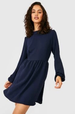 Vestito Grembiule A Collo Alto Con Volant