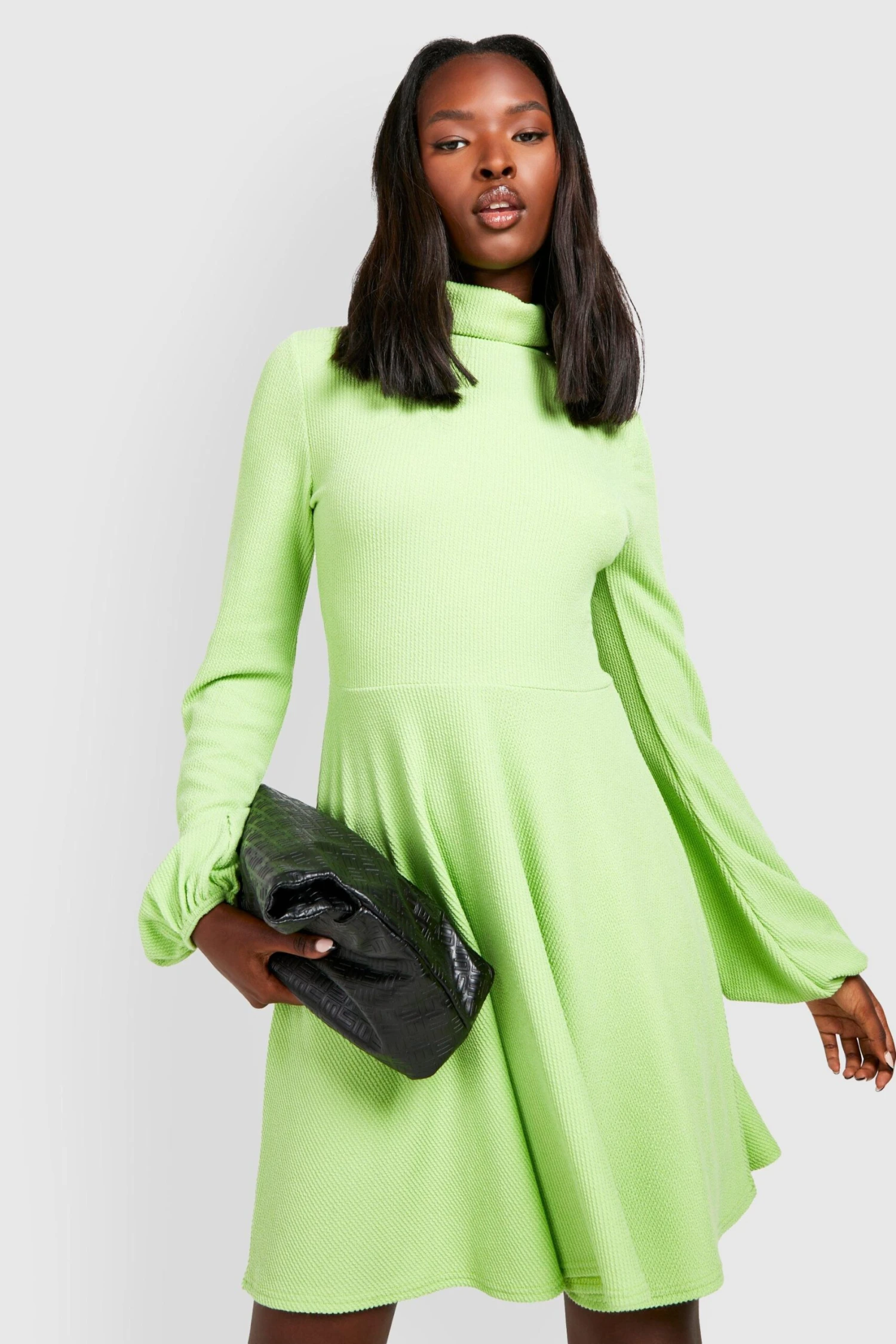 Vestito Skater A Coste Effetto Goffrato Con Collo Alto E Maniche A Campana 3 Vestito Skater A Coste Effetto Goffrato Con Collo Alto E Maniche A Campana - immagine 3