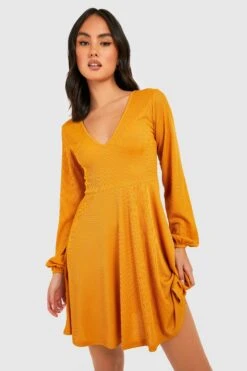 Vestito Skater Basic A Coste Con Scollo A V