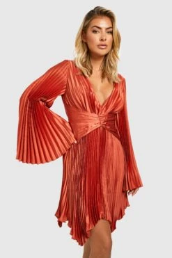 Vestito Skater In Raso A Pieghe Con Maniche Ad Angelo