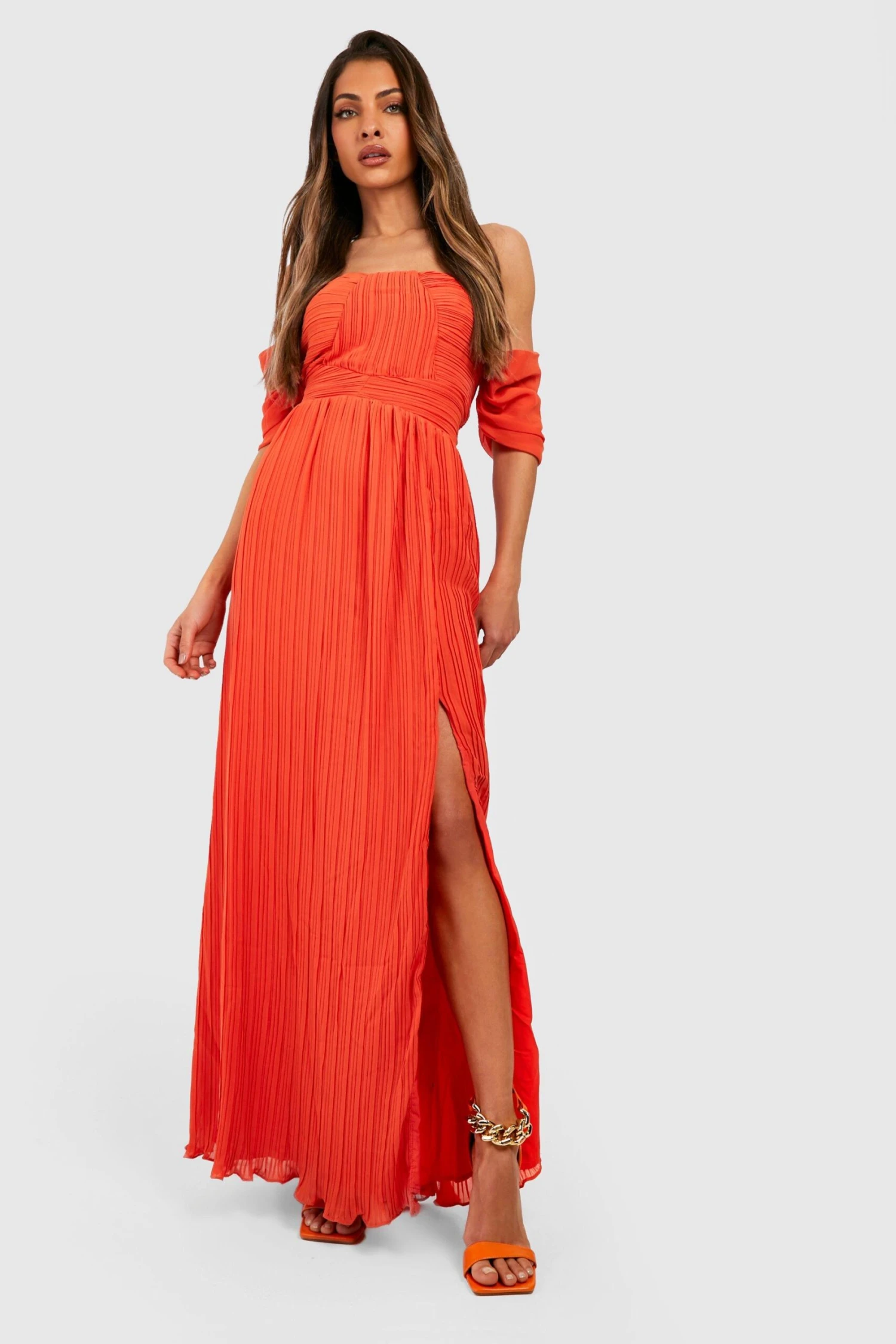 Vestito Maxi In Chiffon A Pieghe Con Scollo Bardot 4 Vestito Maxi In Chiffon A Pieghe Con Scollo Bardot - immagine 4