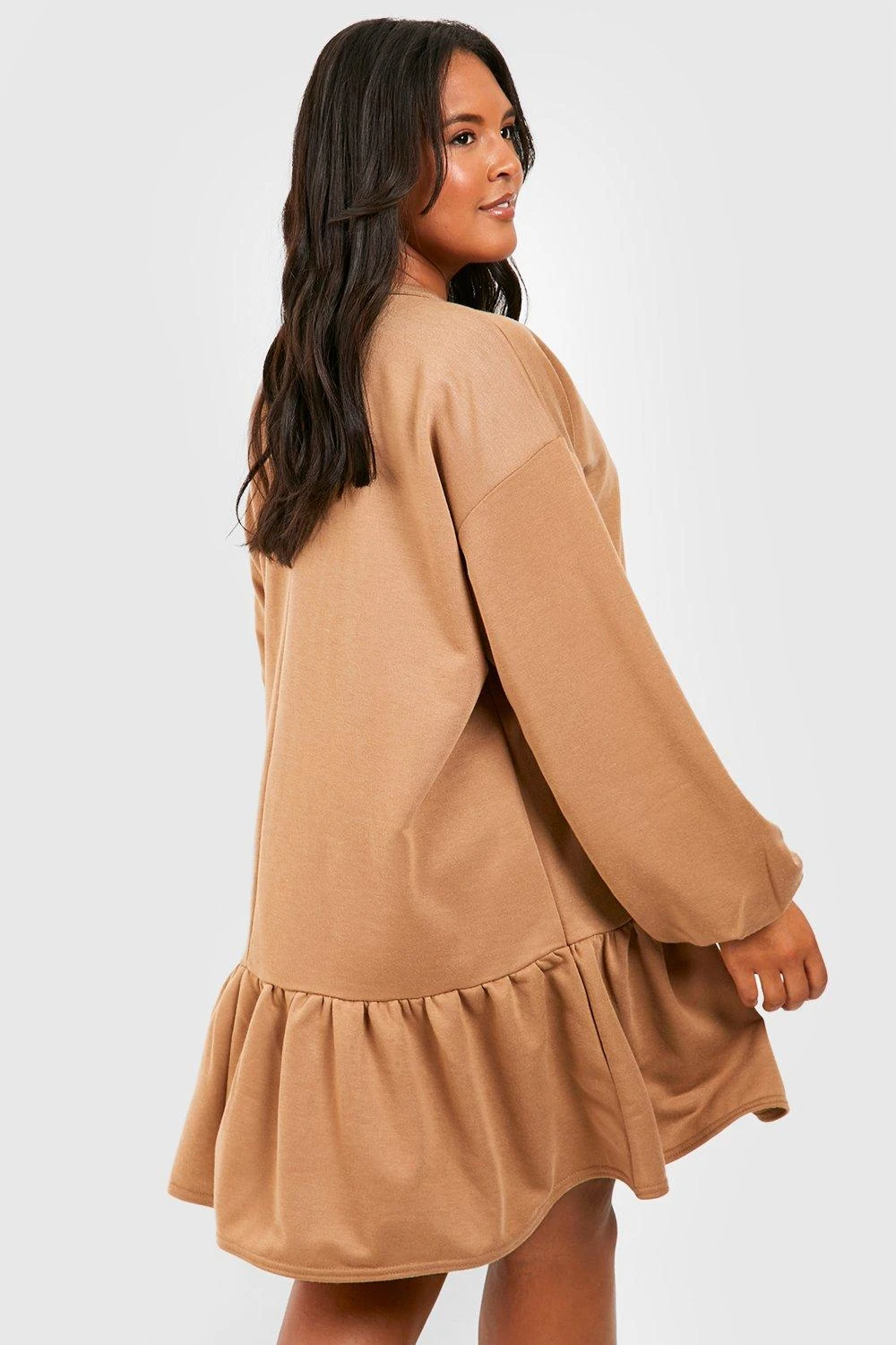 Vestito In Felpa Plus Size Oversize Con Volant Sul Fondo 2 Vestito In Felpa Plus Size Oversize Con Volant Sul Fondo - immagine 2