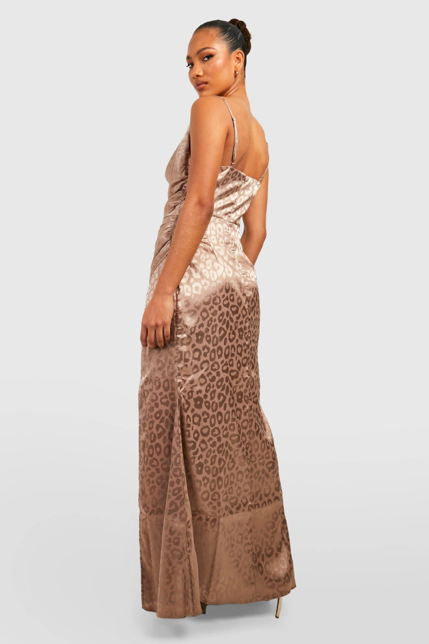 Vestito Maxi In Raso Con Scollo A Cappuccio E Ruches 2 Vestito Maxi In Raso Con Scollo A Cappuccio E Ruches - immagine 2