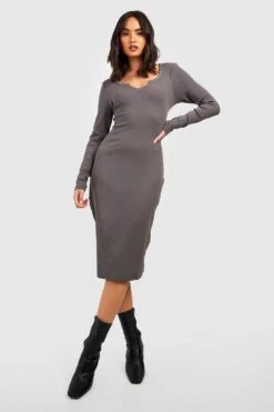 Vestito Midi A Maniche Lunghe Con Intaglio Sullo Scollo