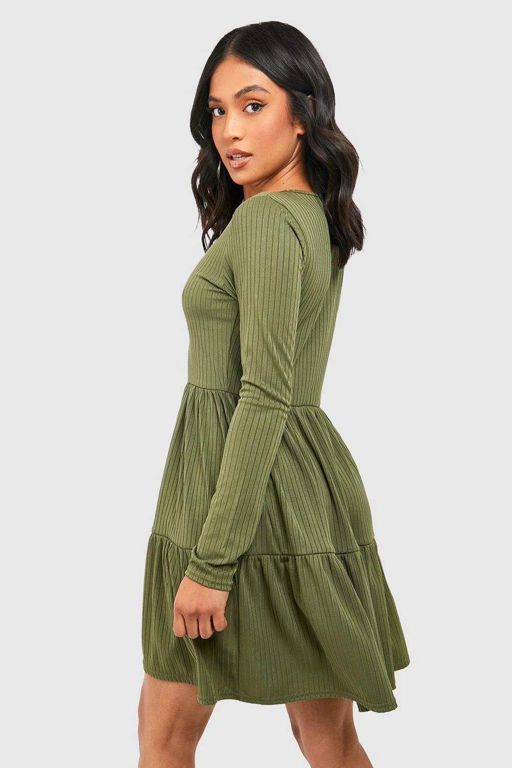 Vestito Grembiule Petite A Coste Ampie Con Balze 2 Vestito Grembiule Petite A Coste Ampie Con Balze - immagine 2