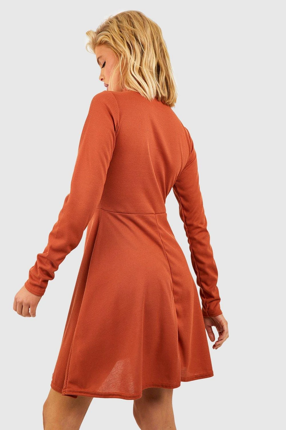 Vestito Skater A Collo Alto A Coste Con Maniche Lunghe 2 Vestito Skater A Collo Alto A Coste Con Maniche Lunghe - immagine 2