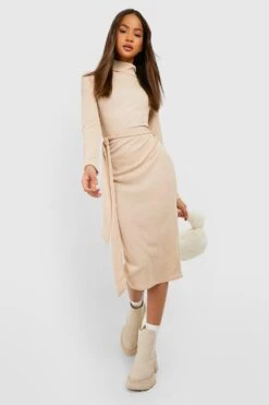 Vestito Midi A Collo Alto A Coste Con Cintura