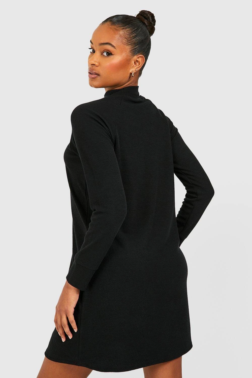 Vestito A Trapezio Tall A Maniche Lunghe A Coste Con Trama E Collo A Imbuto 2 Vestito A Trapezio Tall A Maniche Lunghe A Coste Con Trama E Collo A Imbuto - immagine 2