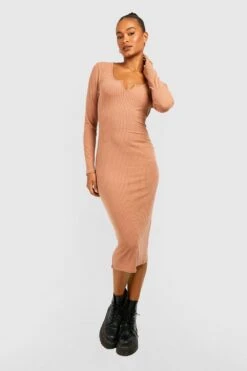 Vestito Midi Tall A Coste Morbide Con Maniche Lunghe E Intaglio Sullo Scollo