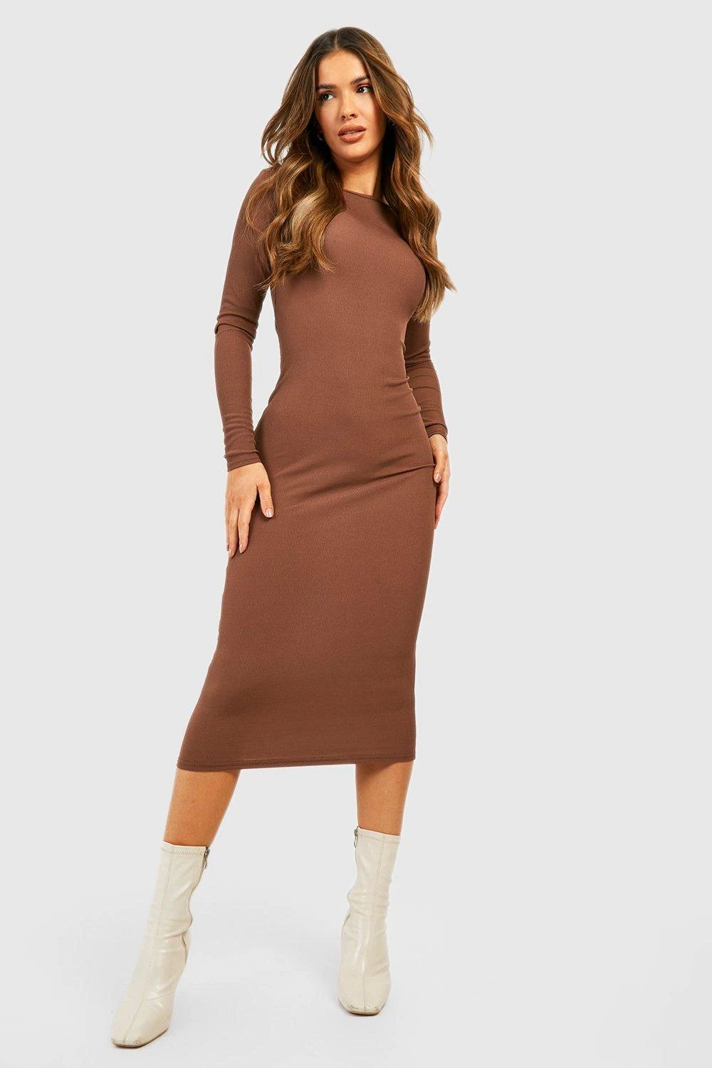 Vestito Midi A Coste Con Dettagli Attorcigliati Sul Retro 1 Vestito Midi A Coste Con Dettagli Attorcigliati Sul Retro