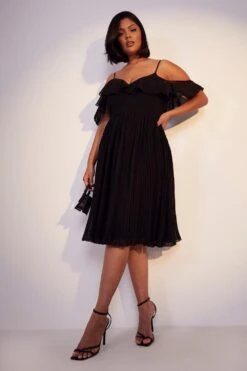 Vestito Plus Size Da Cerimonia Con Spalle Scoperte