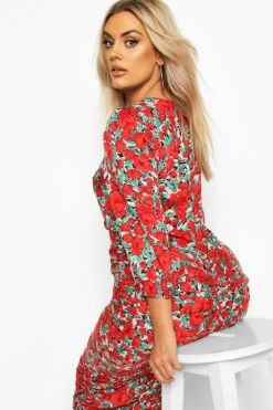 Vestito A Incrocio Plus Size A Fiori Grandi Con Ruches -Negozio al dettaglio Vestiti pzz68901 red xl 3
