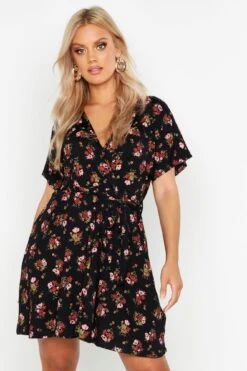 Vestito Scaldacuore Da Giorno Plus Size A Fiori Allacciato In Vita